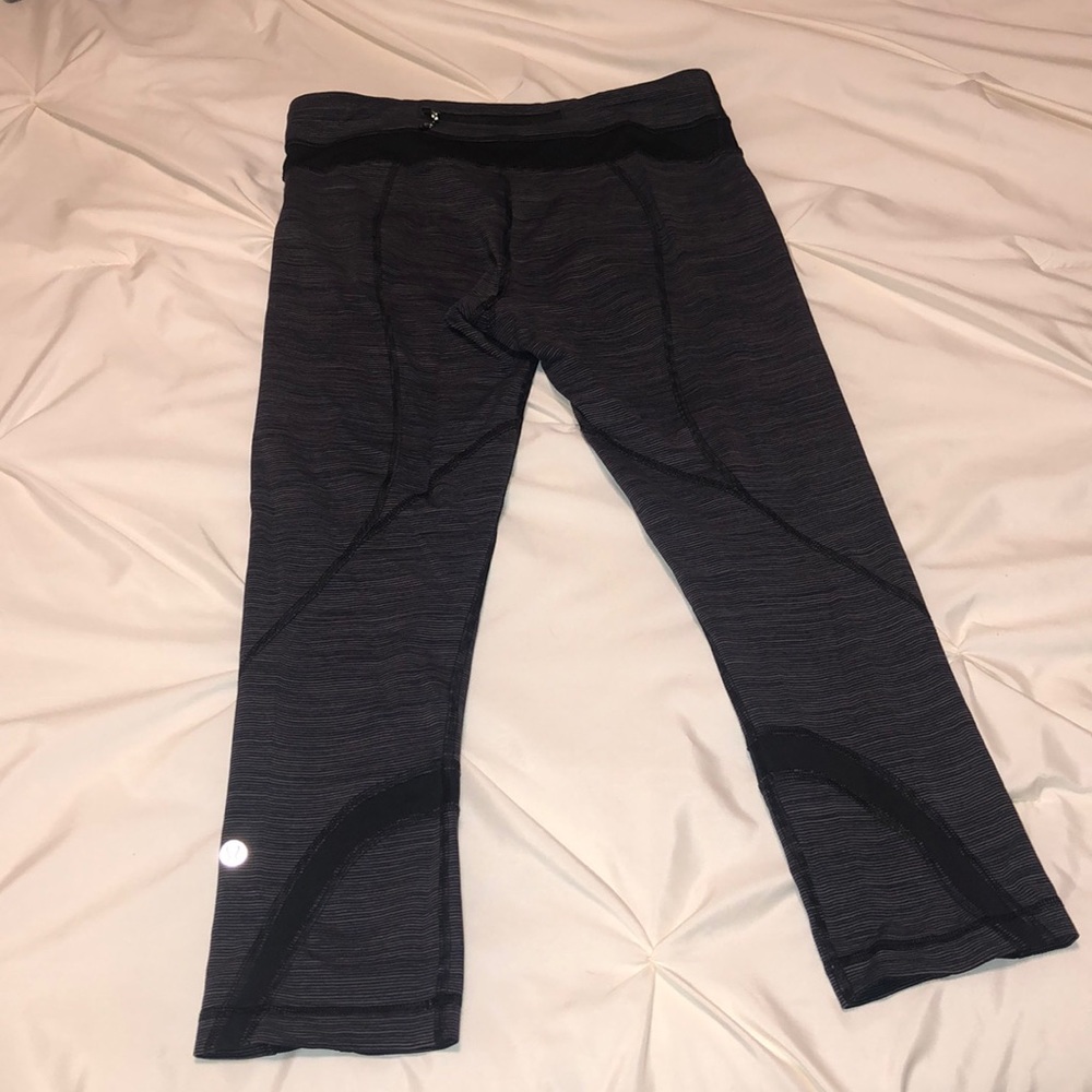 Lulu lemon crops size 6